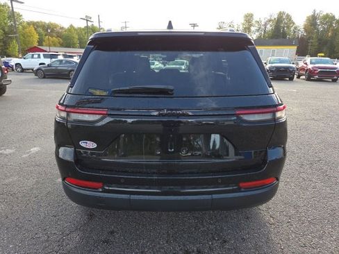 Used 2023 Jeep Grand Cherokee Altitude image 79