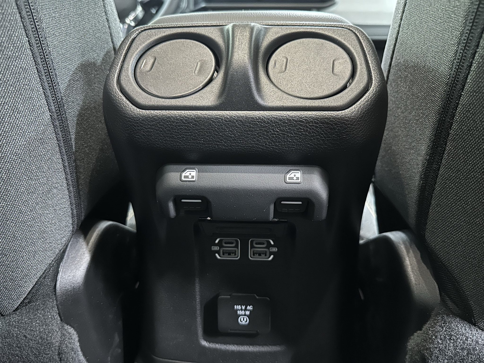 Used 2025 Jeep Wrangler Unlimited Sahara AWD/4WD image 19
