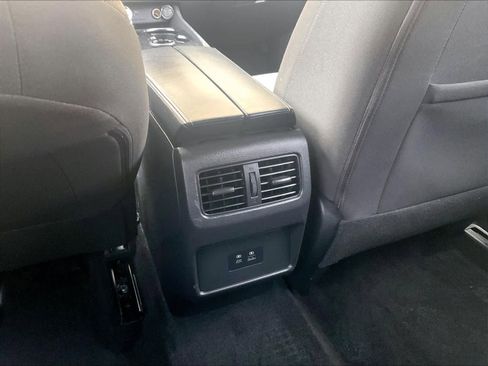 Used 2023 Nissan Rogue SV image 27