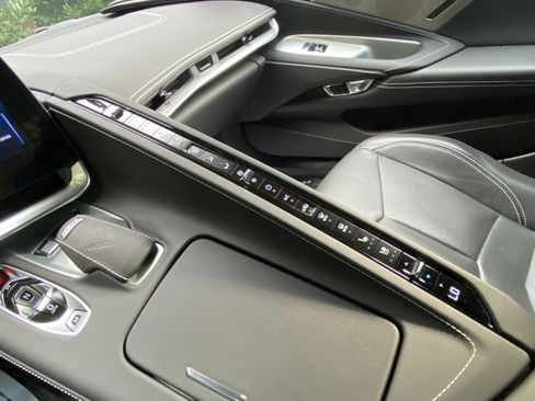 Used 2024 Chevrolet Corvette Stingray Preferred Cpe w/ Battery Protection Package RWD image 30