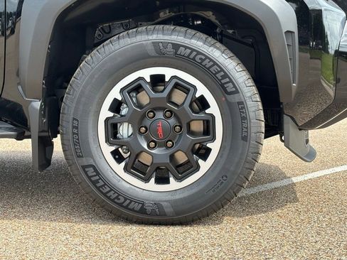 New 2026 Toyota 4Runner TRD Off-Road Premium AWD/4WD image 9