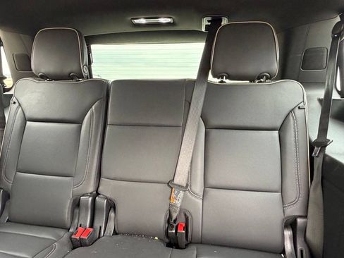 Used 2025 Chevrolet Tahoe Premier RWD image 9
