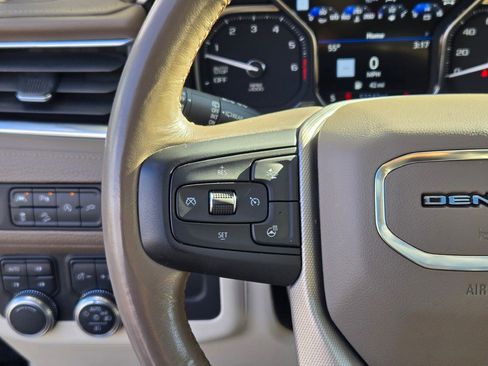 Used 2021 GMC Yukon Denali w/ Denali Premium Package image 33