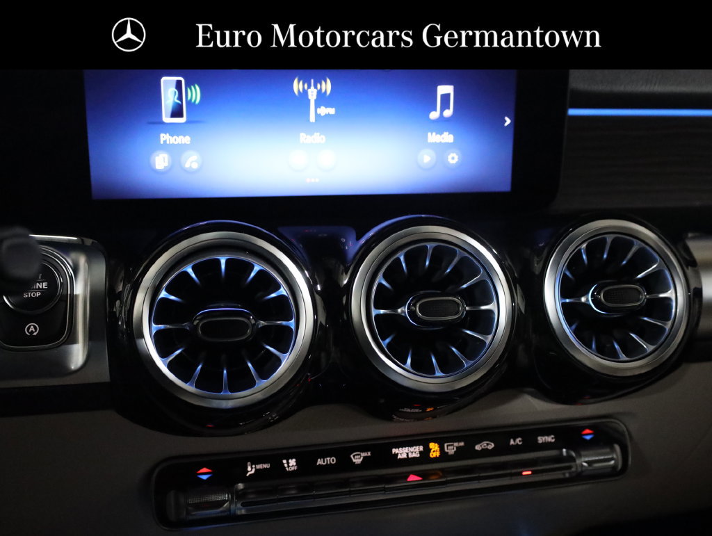 Used 2026 Mercedes-Benz GLB 250 4MATIC image 22
