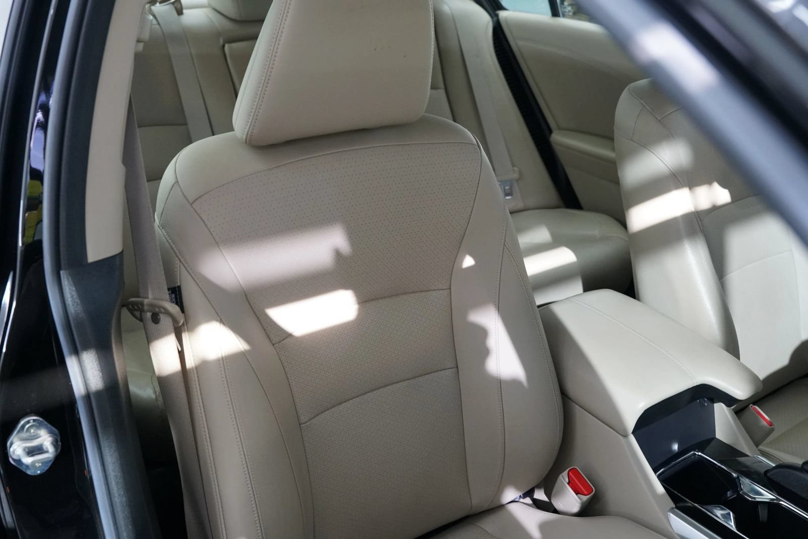 Used 2017 Honda Accord Touring image 29