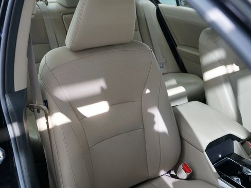 Used 2017 Honda Accord Touring image 29