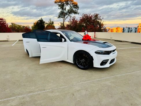 Used 2017 Dodge Charger R/T image 36