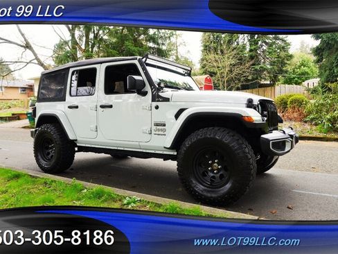 Used 2018 Jeep Wrangler Unlimited Sahara AWD/4WD image 7