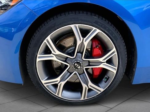 Used 2019 Kia Stinger GT2 image 12