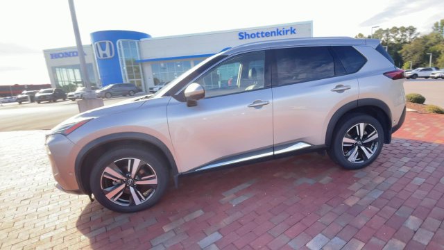 Used 2022 Nissan Rogue Platinum w/ Head-Up Display Package AWD/4WD image 6
