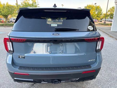Used 2025 Ford Explorer ST-Line AWD/4WD image 8