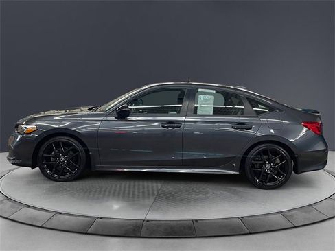 Used 2023 Honda Civic Sport image 2