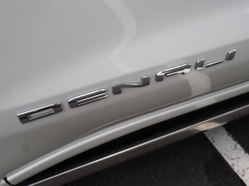 Used 2024 GMC Sierra 1500 Denali Ultimate AWD/4WD image 22