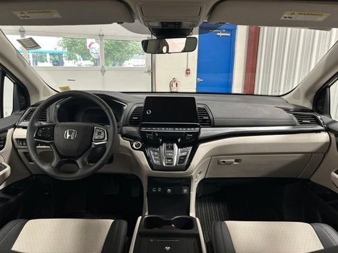 Certified 2026 Honda Odyssey Elite image 18