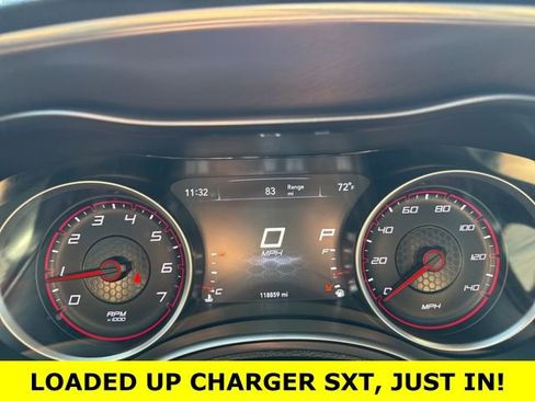 Used 2019 Dodge Charger SXT w/ Leather Interior Group image 11