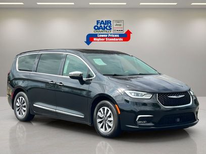 Used 2023 Chrysler Pacifica Limited