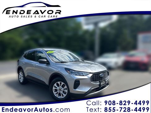 Used 2023 Ford Escape Active AWD/4WD image 1