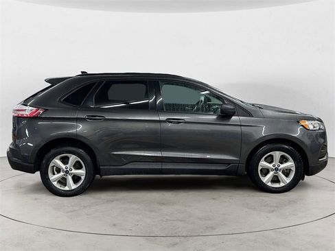Used 2020 Ford Edge SE image 6