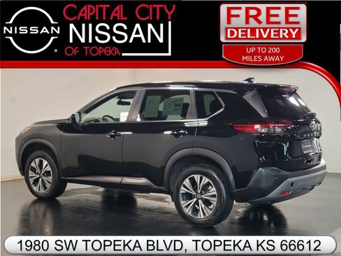 Used 2023 Nissan Rogue SV image 25