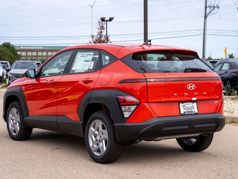 New 2026 Hyundai Kona SE image 5