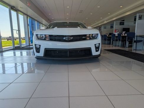Used 2015 Chevrolet Camaro ZL1 RWD image 26
