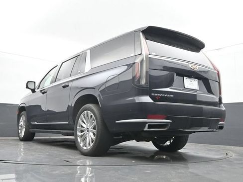 Used 2023 Cadillac Escalade ESV Premium Luxury AWD/4WD image 52