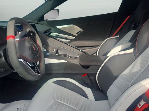 Used 2023 Chevrolet Corvette Stingray Premium Cpe w/ Z51 Performance Package image 11