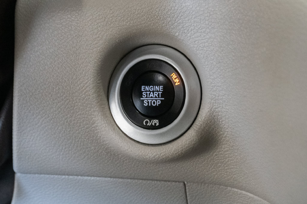 Used 2019 Chrysler Pacifica Touring-L Plus w/ Advanced Safetytec Group FWD image 16