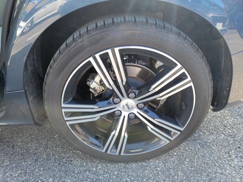 Used 2022 Volvo S60 B5 Inscription w/ Advanced Package image 28