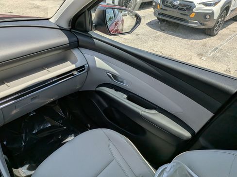 Used 2025 Hyundai Tucson SEL FWD image 19