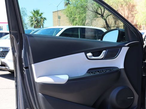 Used 2022 Hyundai Kona Limited FWD image 36