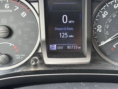 Used 2019 Toyota Tacoma TRD Off-Road AWD/4WD image 29