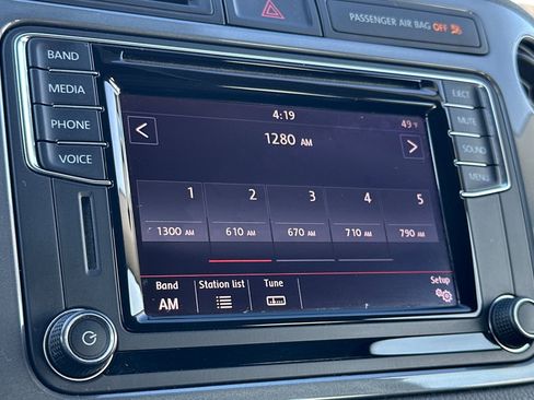 Used 2017 Volkswagen Tiguan S image 20