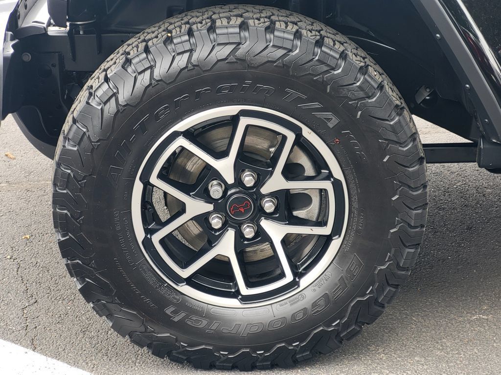 Used 2026 Jeep Wrangler Rubicon AWD/4WD image 12