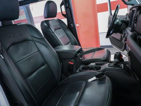 Used 2021 Jeep Wrangler Unlimited Sahara image 24