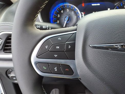 New 2026 Chrysler Pacifica Select image 17