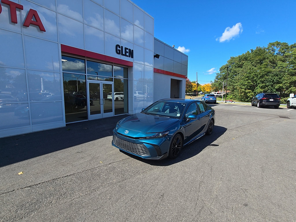 Certified 2025 Toyota Camry SE FWD image 1