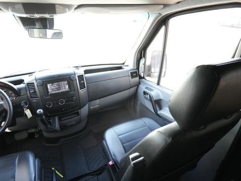 Used 2015 Mercedes-Benz Sprinter 2500 image 19