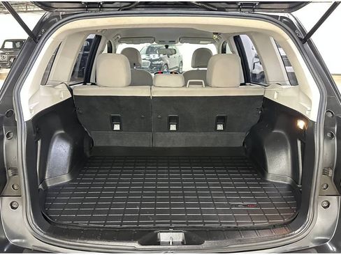 Used 2015 Subaru Forester 2.5i AWD/4WD image 14