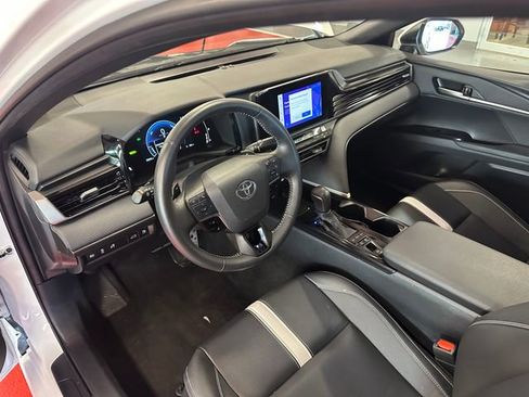 Certified 2025 Toyota Camry SE image 12