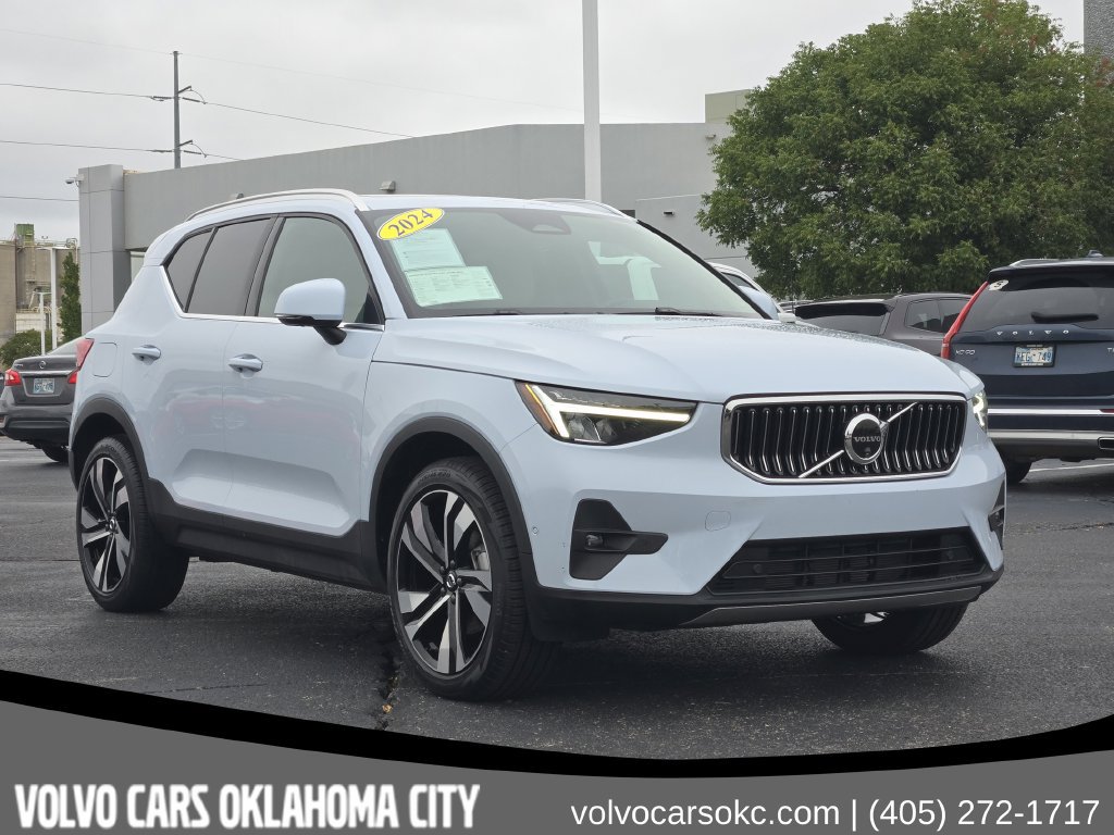Certified 2024 Volvo XC40 B5 Plus w/ Protection Package Premier AWD/4WD image 3