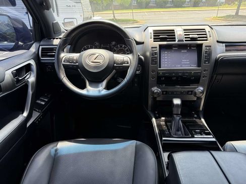 Used 2021 Lexus GX 460 w/ Accessory Package AWD/4WD image 8