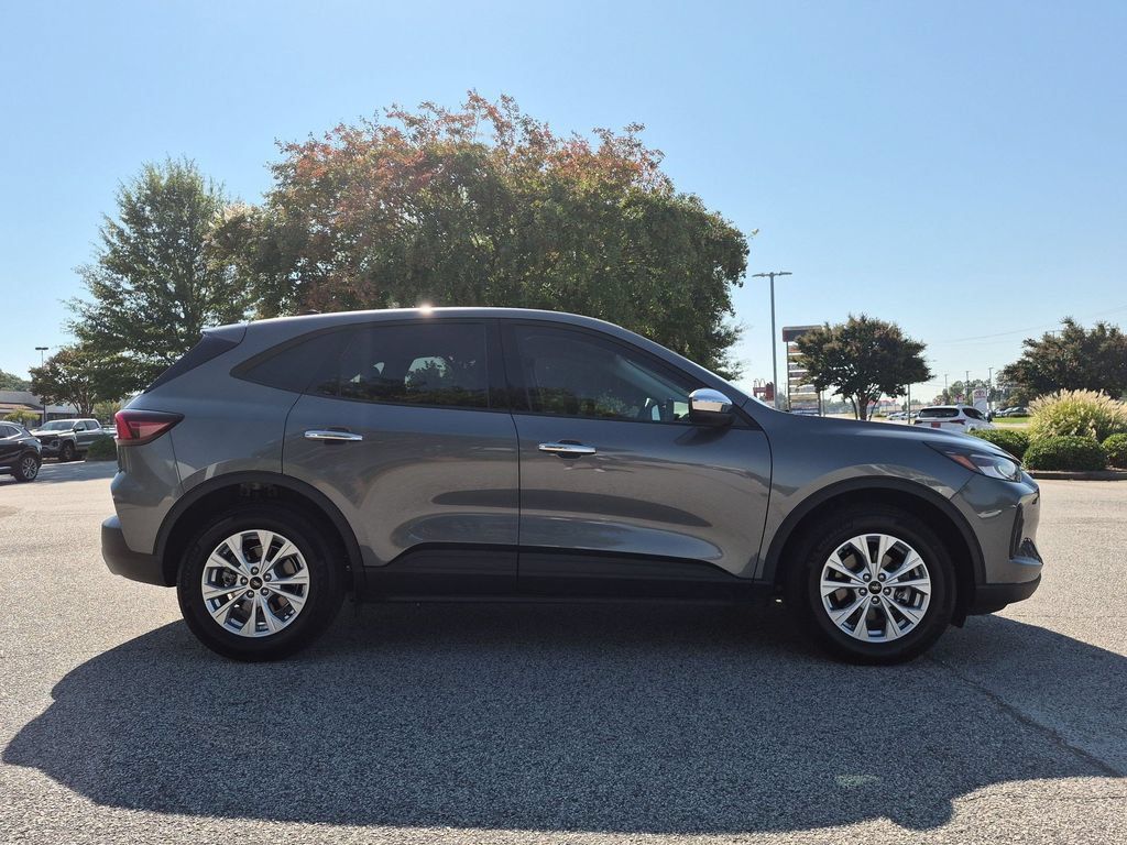 Used 2025 Ford Escape Active FWD image 2