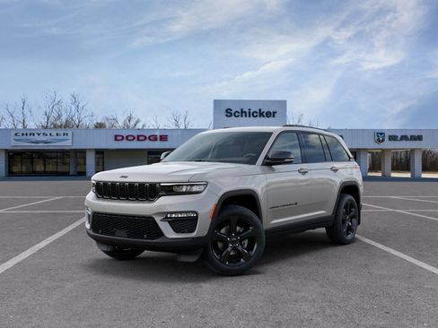 New 2025 Jeep Grand Cherokee Limited w/ Luxury Tech Group II AWD/4WD image 31