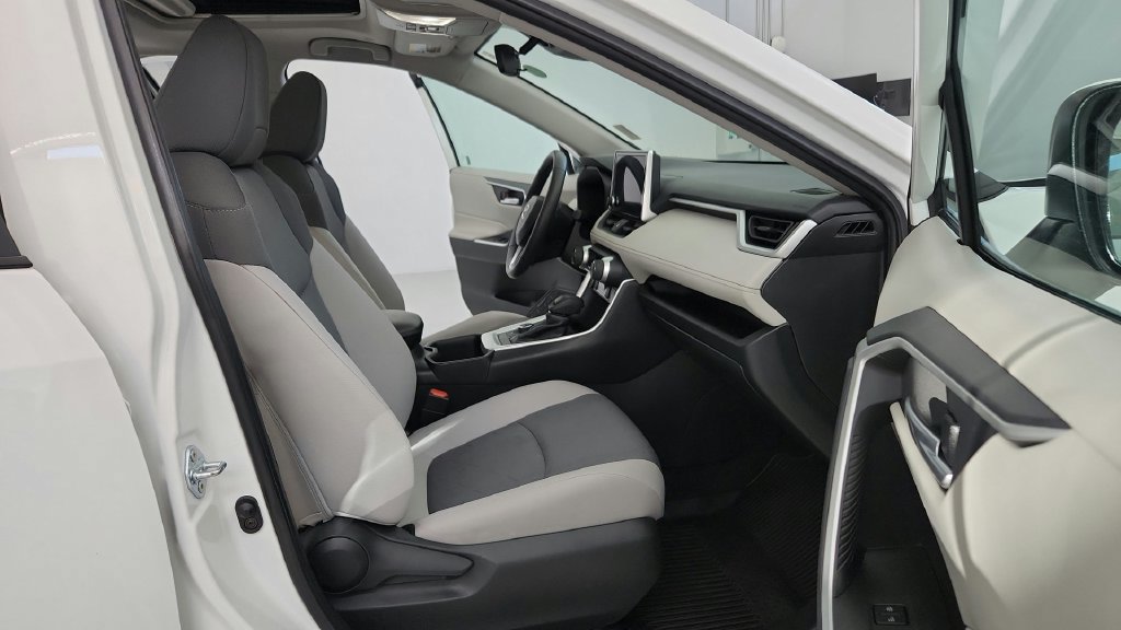 Certified 2024 Toyota RAV4 XLE w/ Convenience Package AWD/4WD image 17