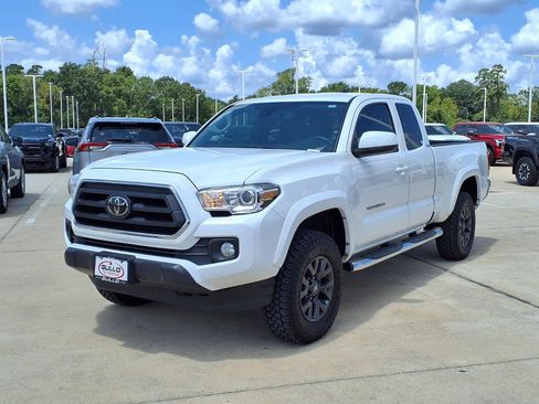 Certified 2021 Toyota Tacoma SR5 RWD image 3