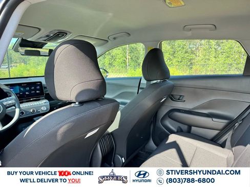 New 2026 Hyundai Kona SE image 19