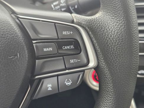 Used 2018 Honda Accord EX image 26