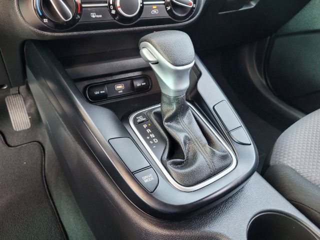Certified 2025 Kia Soul LX w/ LX Technology Package FWD image 22