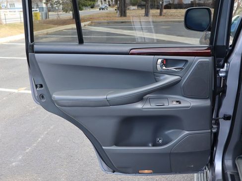 Used 2010 Lexus LX 570 4WD image 27